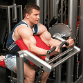 Biceps - Bicepsový zdvih na Scottově lavici